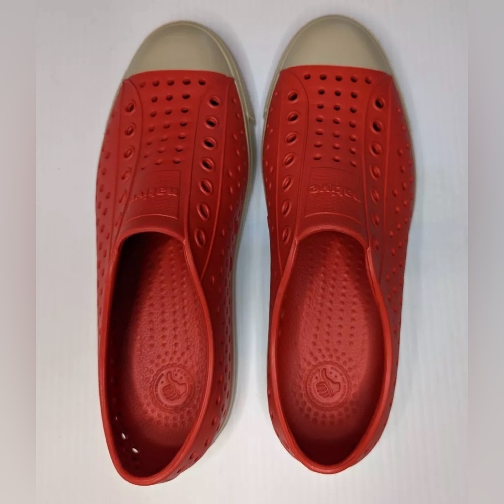 Native Jefferson Slip-On Sneaker-Torch Red-EUC -Sz 5 ❤️☀️​ - Picture 5 of 9